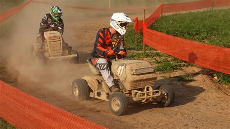24 Heures en Épreuve : Les Tracteurs-Tondeuses du Puy-de-Dôme Défient l’Endurance