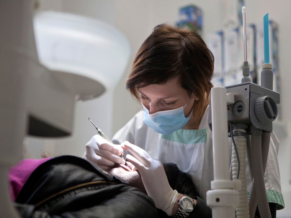 Sans espoir de secours : 3000 Grenoblois perdent leur accès aux soins dentaires